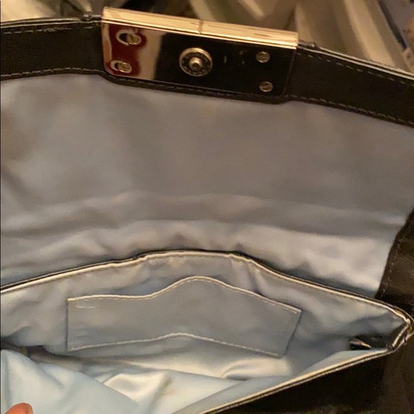 Coach- preloved leather wristlet good condition - Picture 6 of 6